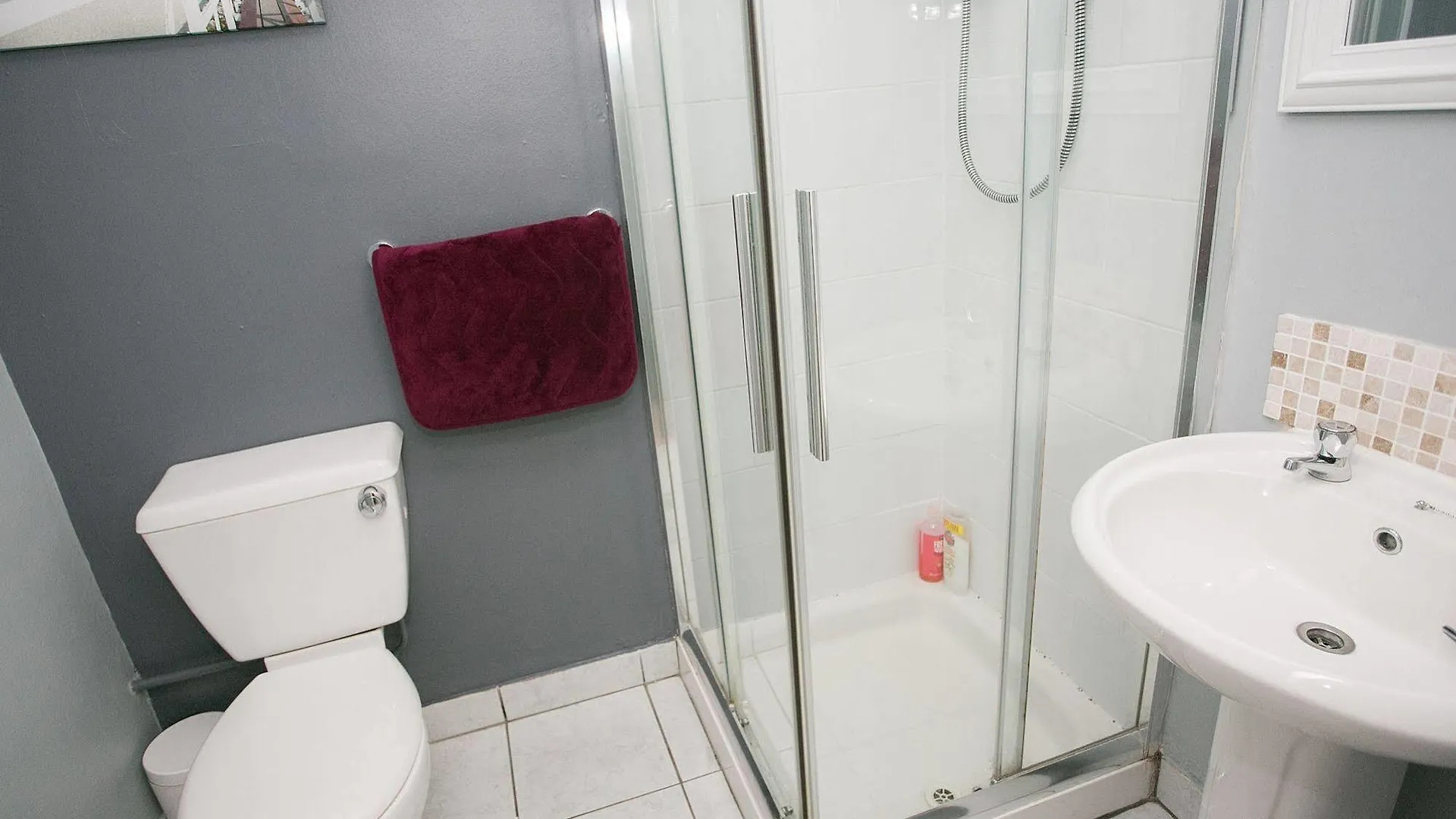 Queens Quarter Apartment Hugh St Belfast United Kingdom