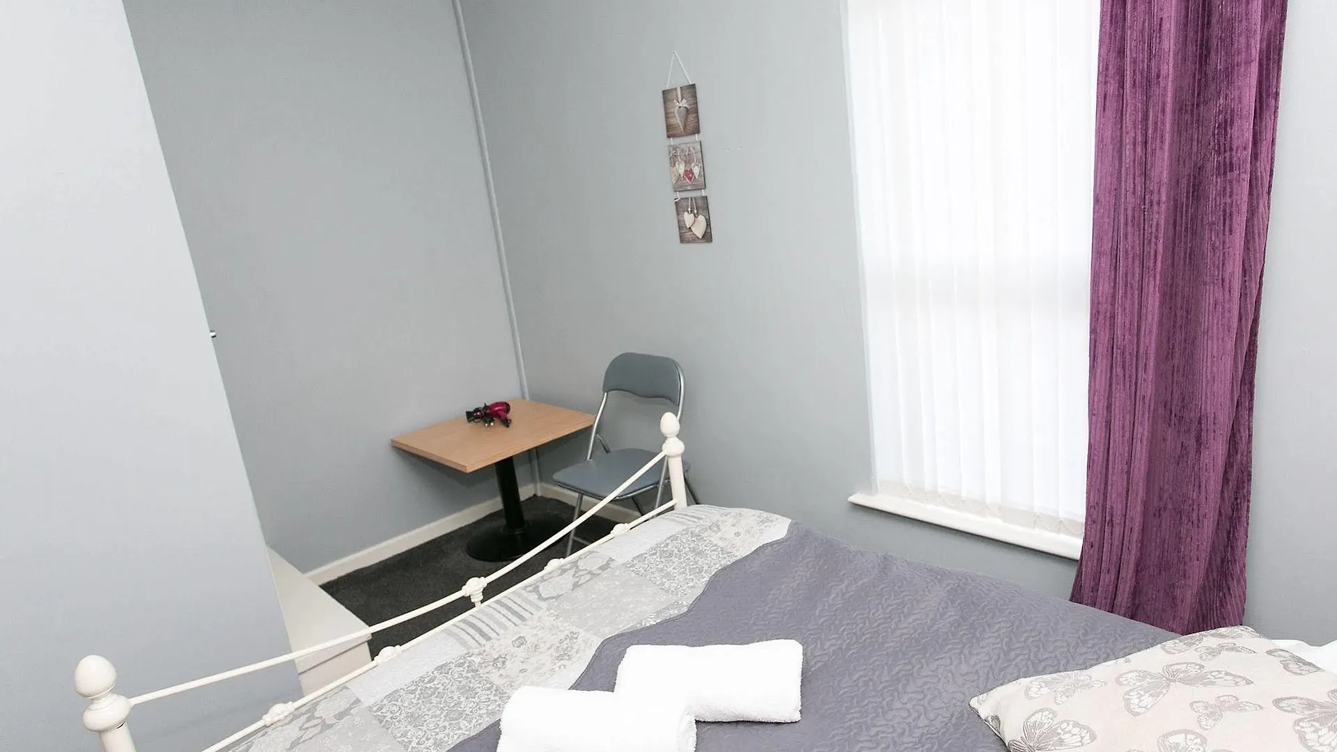 Queens Quarter Apartment Hugh St Belfast 0*,