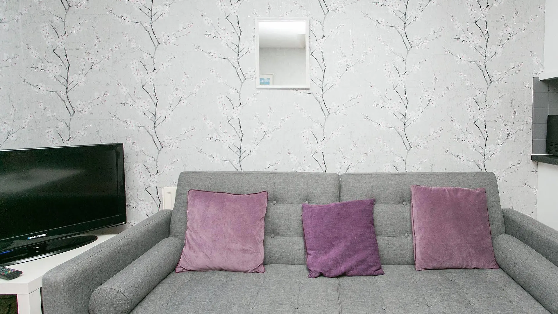 Queens Quarter Apartment Hugh St Belfast 0*,
